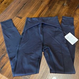 Lululemon Power Within SHR Tight 28” size 4 BLK